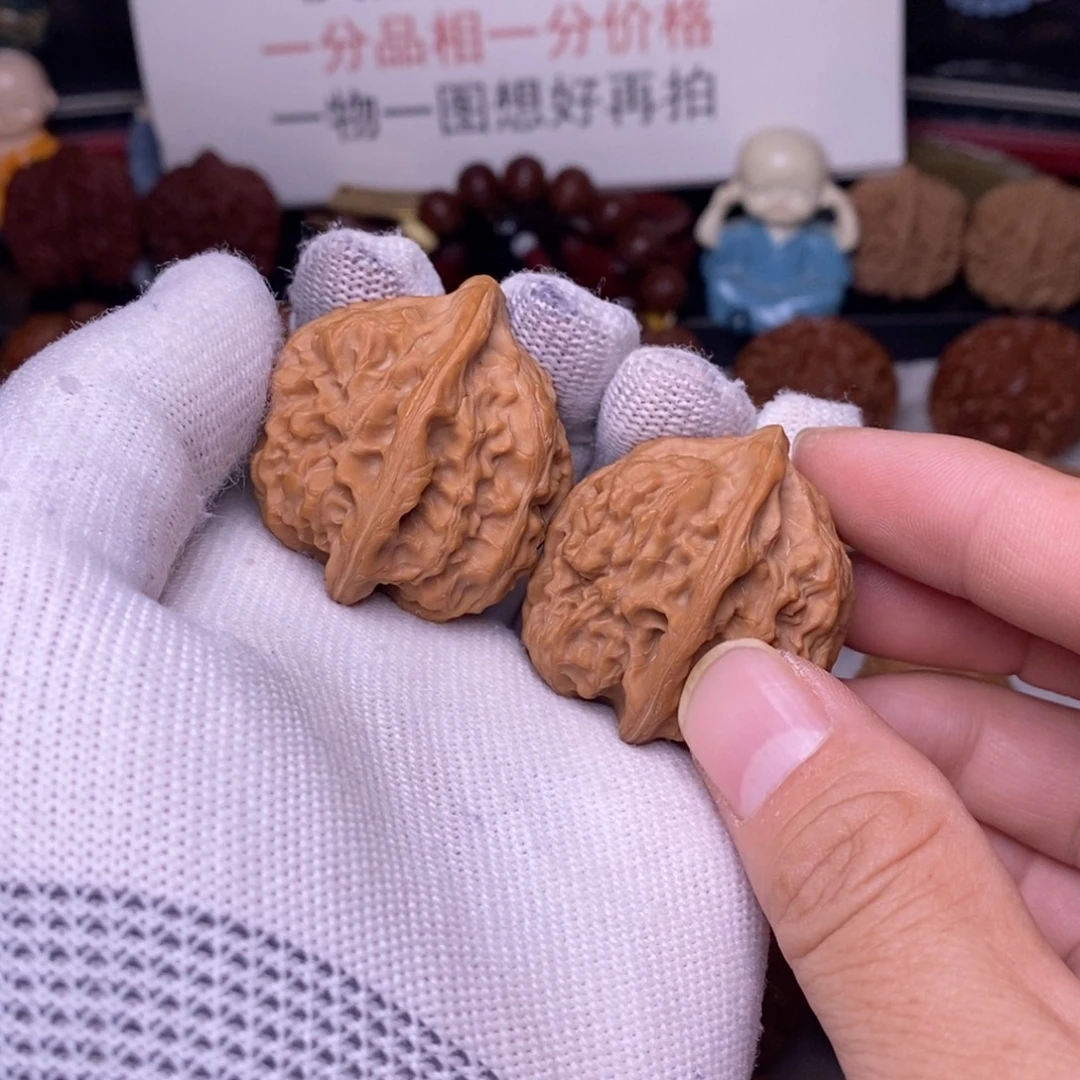 一***人文玩核桃吊坠靠山王