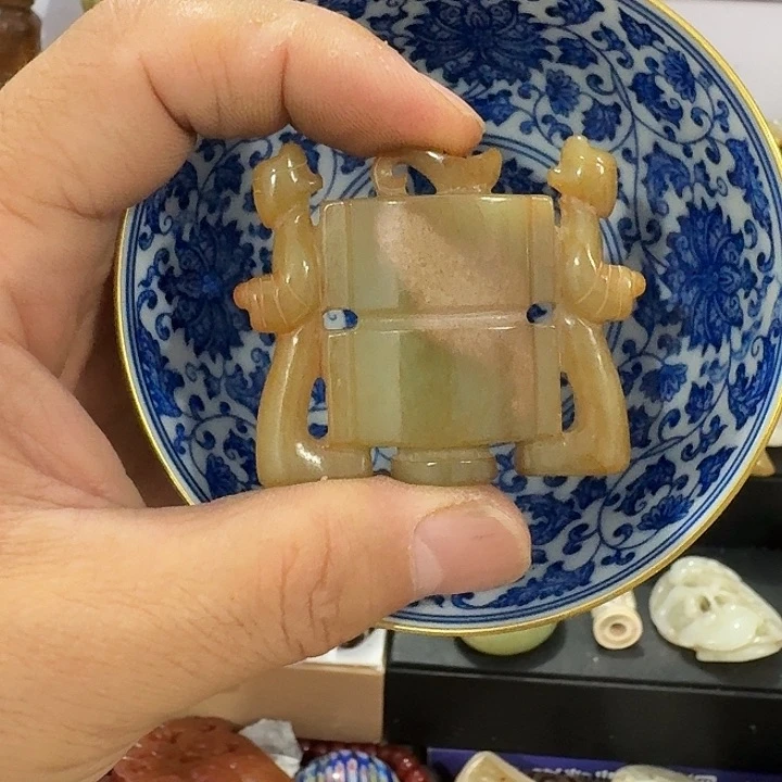 瓷片瓷自顾自的一个人