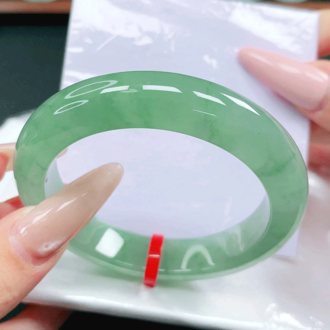 翡翠未镶嵌手镯52.53