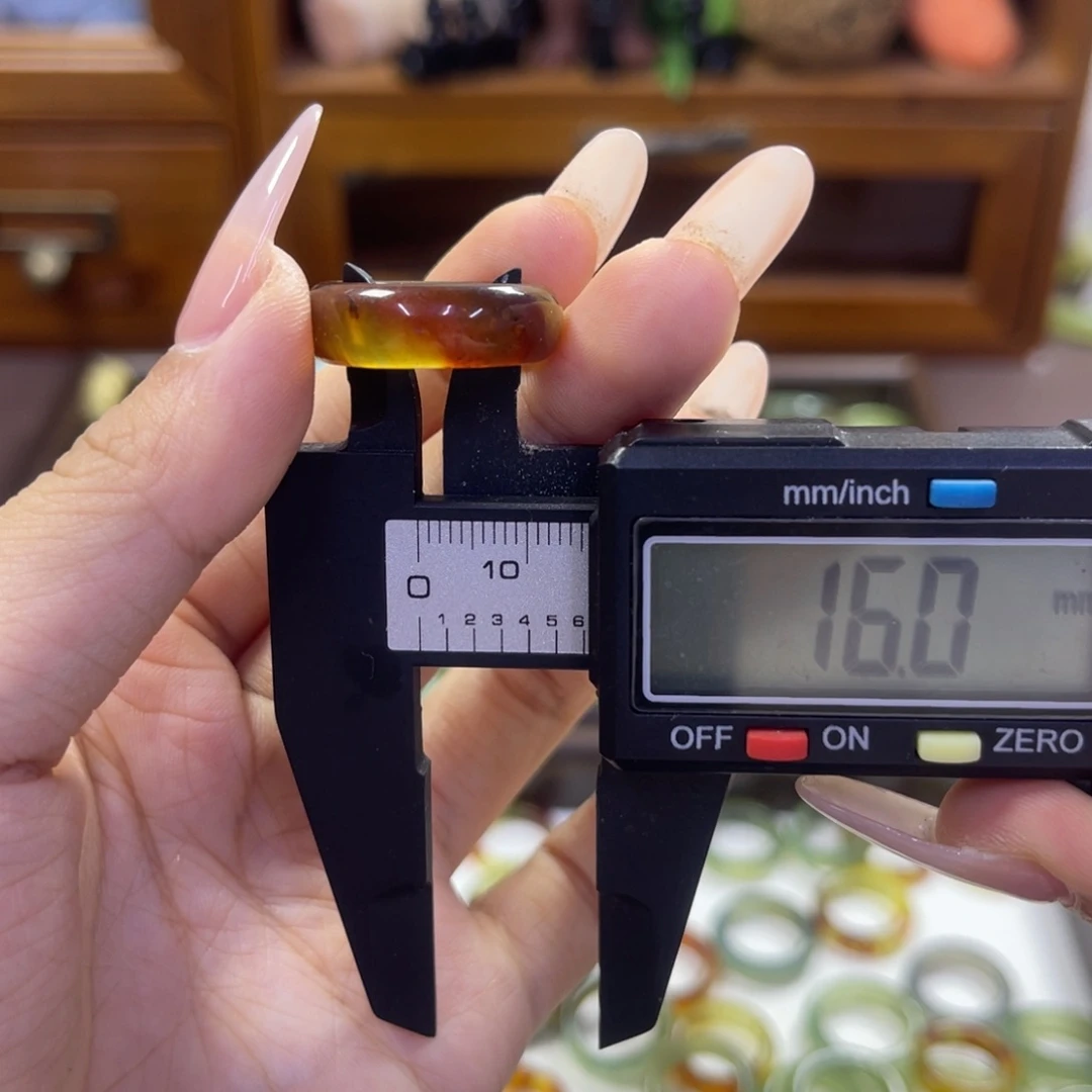 蛇纹石玉未镶嵌手镯100