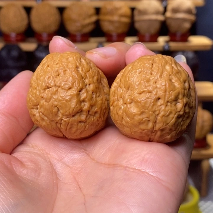 ～***～文玩核桃把件蛇皮球97