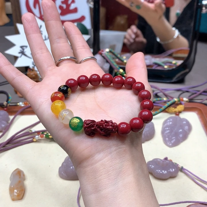 石英质玉合金颈饰