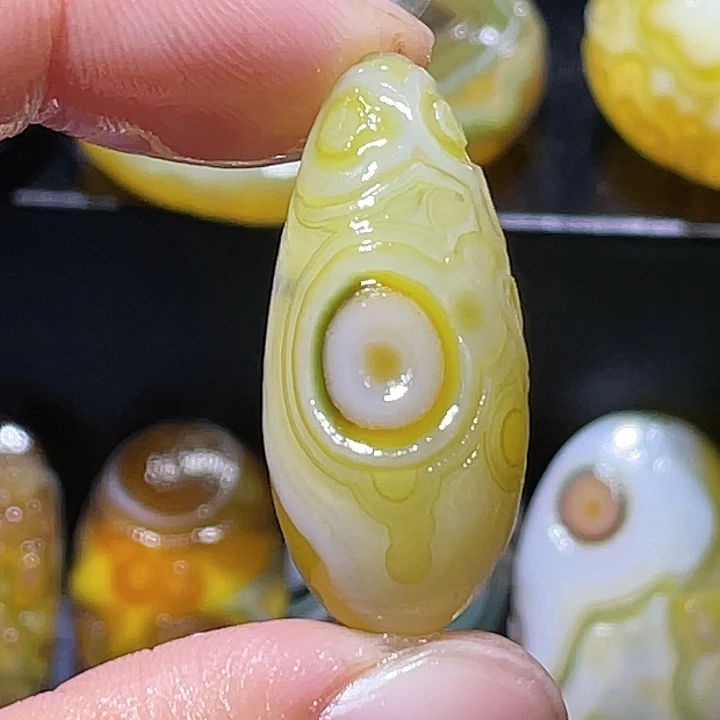 玛瑙/玉髓未镶嵌珠宝奇石