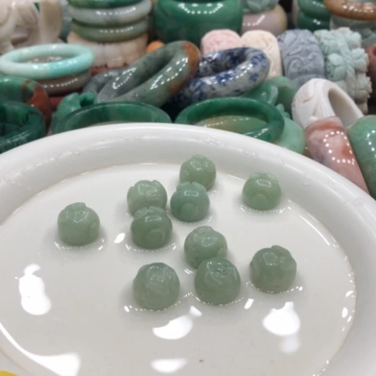 未镶嵌石英质玉珠宝半成品18