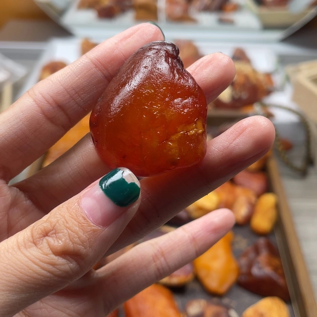 琥珀未镶嵌珠宝奇石