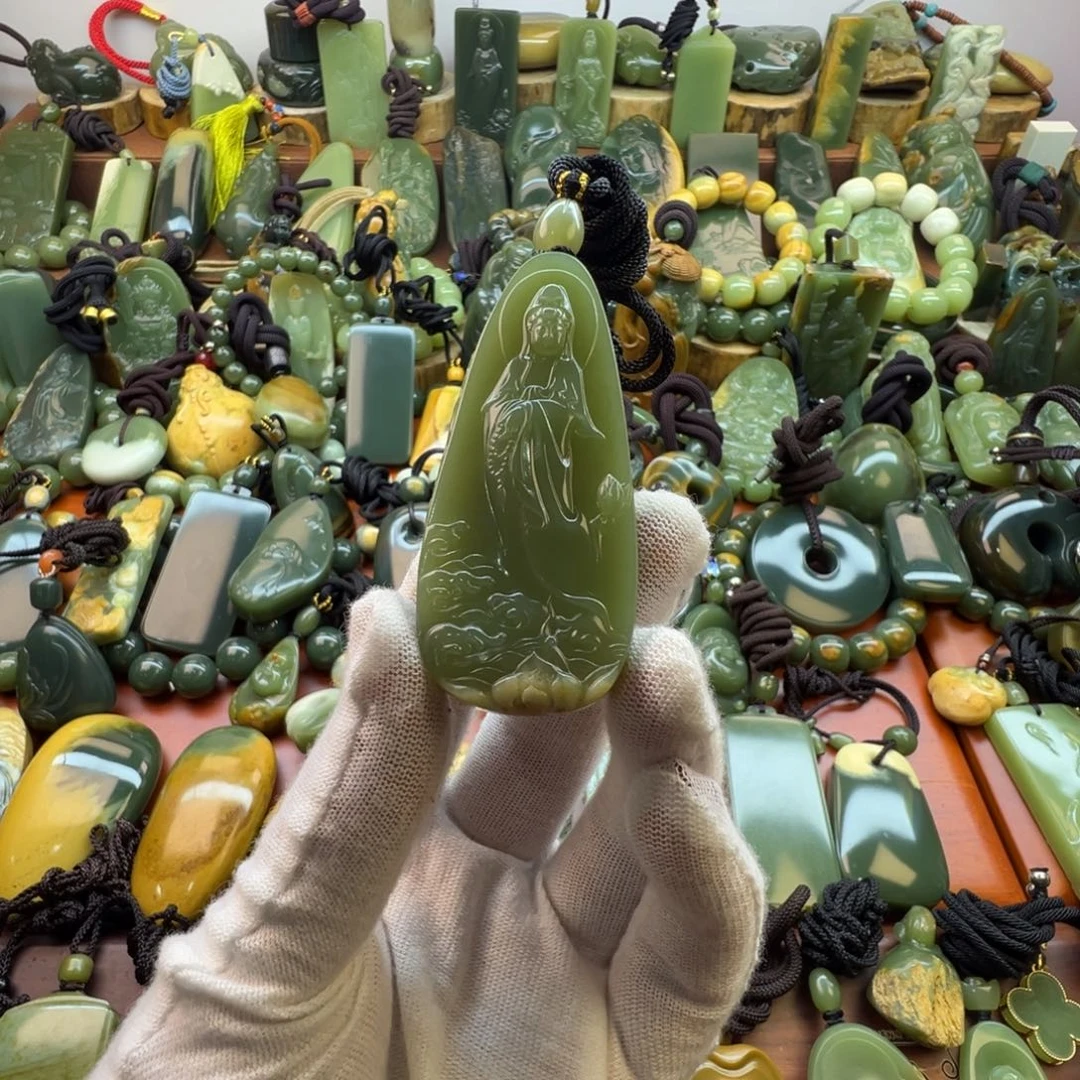 老****岫岩河磨玉（透闪石质玉）未镶嵌颈饰