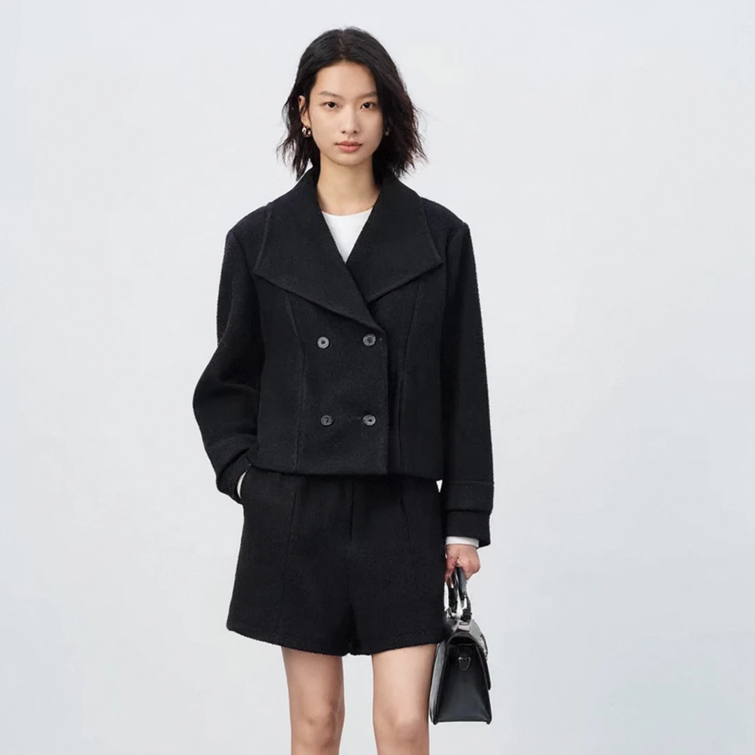 奢姿大码女装冬款显瘦时尚气质小香风翻领毛呢双排扣外套短裤套装