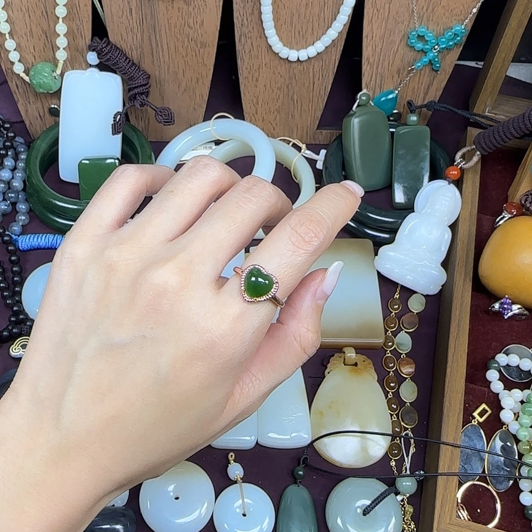 和田玉未镶嵌戒指