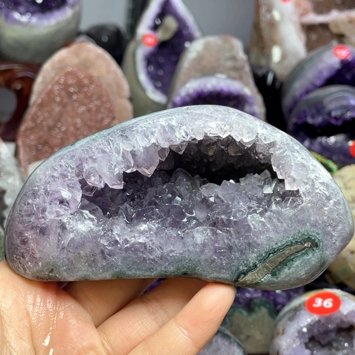 水晶摆件未镶嵌捡漏