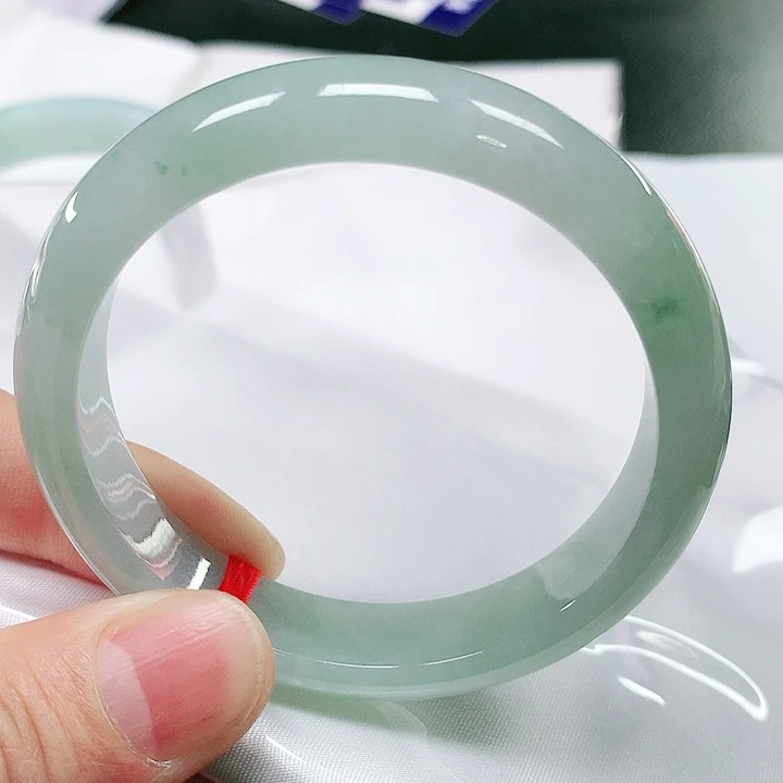 翡翠手镯未镶嵌天然翡翠手镯