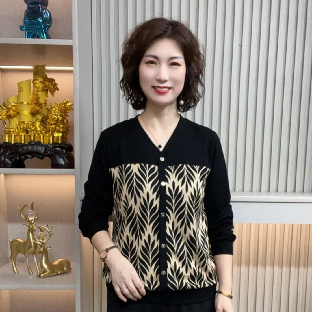 妈妈装流行时尚潮牌女装宽松秋装女士欧若拉独特漂亮上装休闲长袖