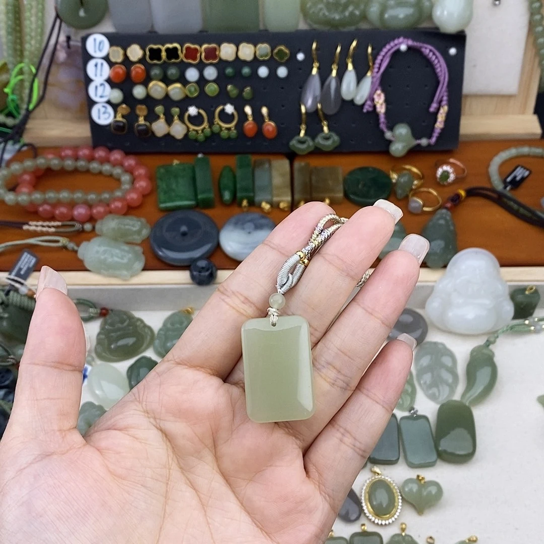 和田玉未镶嵌吊坠(不含链)