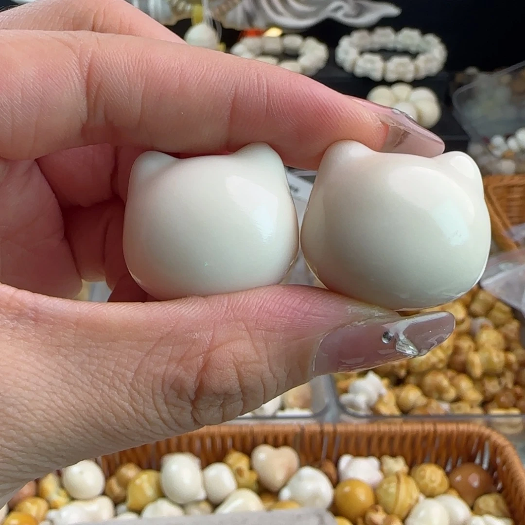 吊坠菩提根/象牙果通货牙果卡26白色猫头2颗竖孔