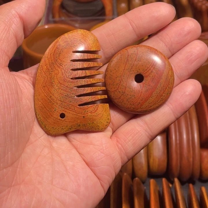 红砭石精品流水纹款小梳子+平安扣