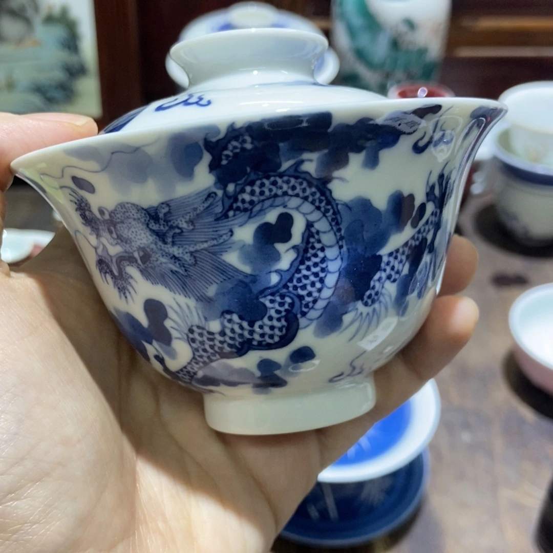 一***边陶瓷艺术品的制作
