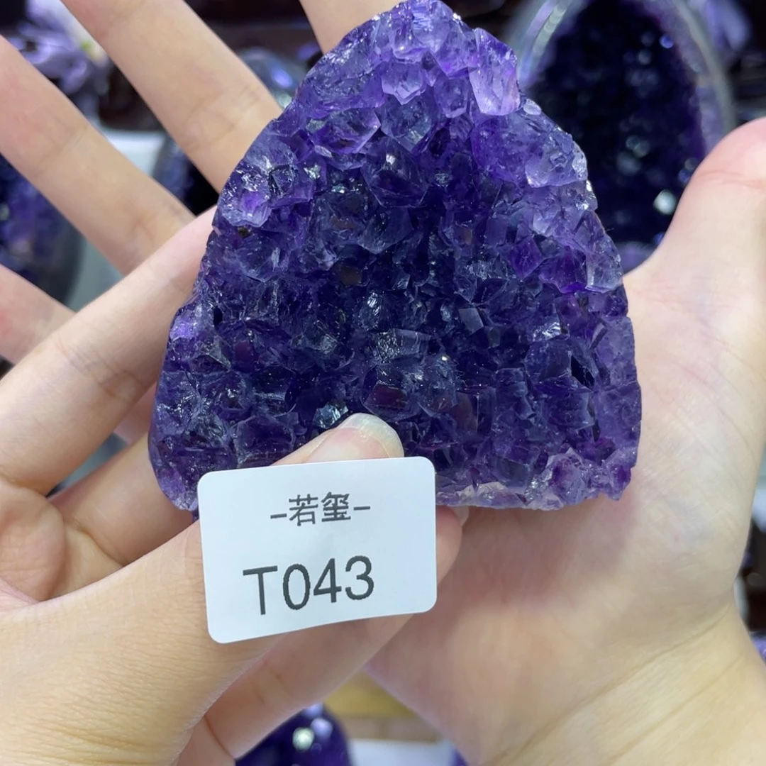 乌拉圭水晶摆件t043