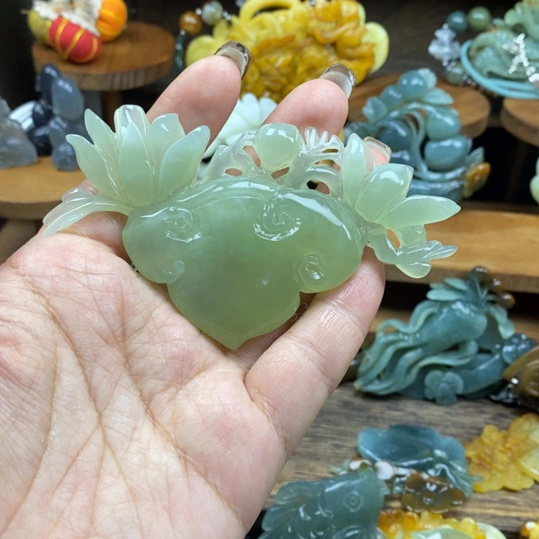 岫玉未镶嵌吊坠(赠链)