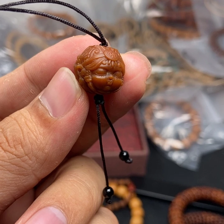 猴头核桃吊坠文玩手串