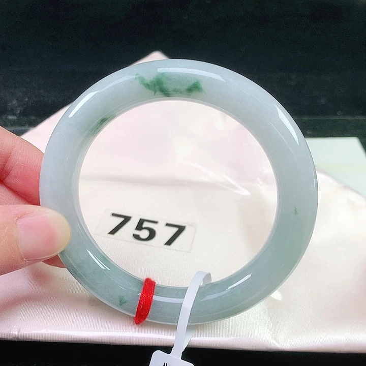 未镶嵌手镯（圆镯）翡翠757