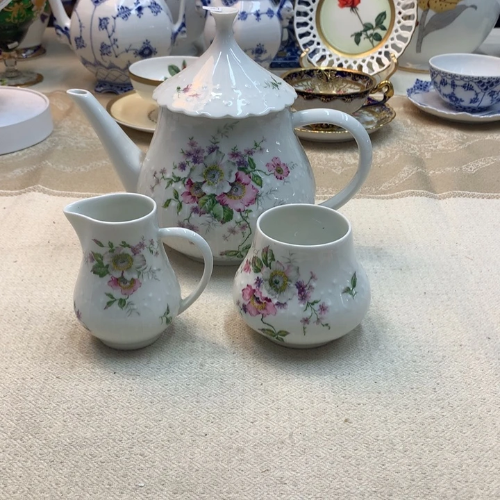 紫砂金瓷阁精品瓷器店