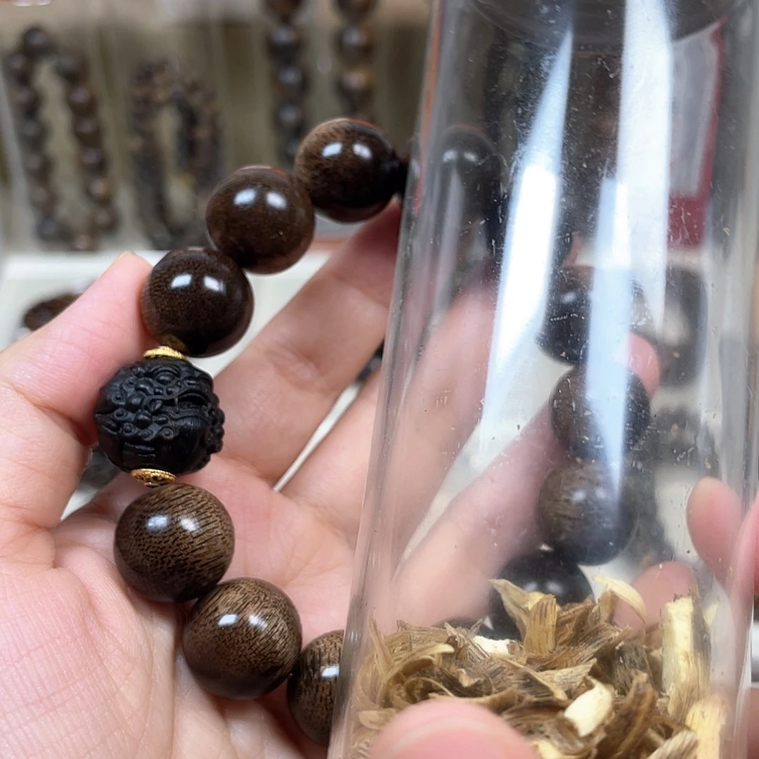 权***哥沉香沉香碎屑+越南芽庄白奇楠留疤料1.6