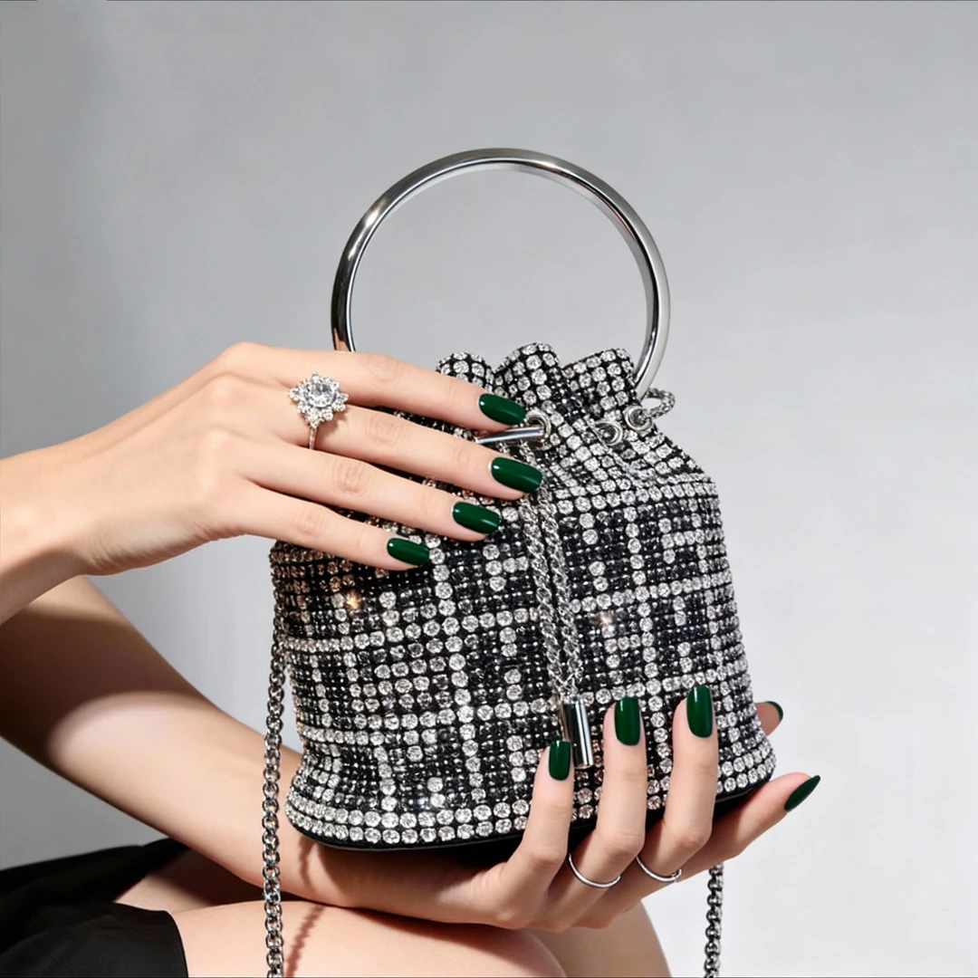 【格韵生辉】时尚名媛女士满钻链条单肩斜挎手提包通勤百搭水桶包