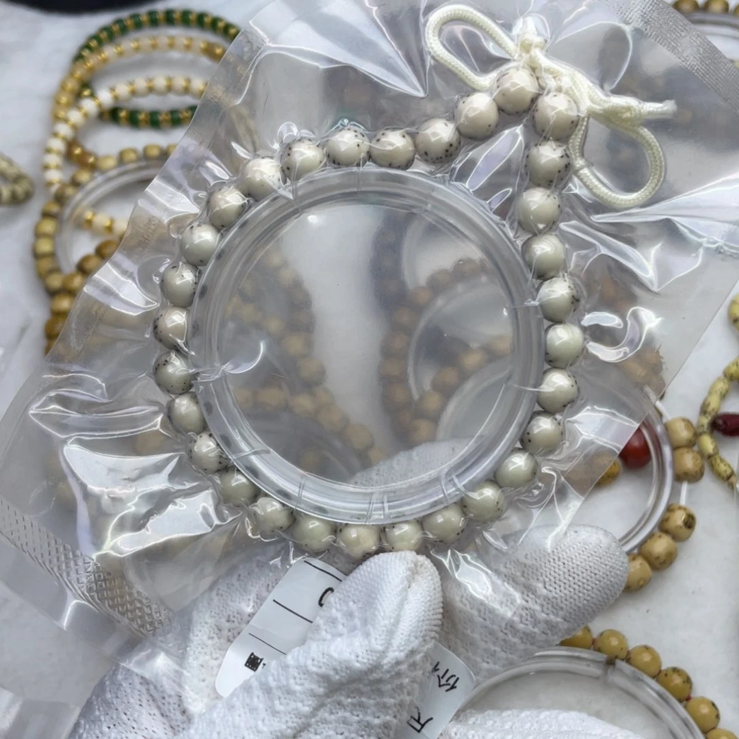 星月菩提手串龙蛋骨瓷白手持