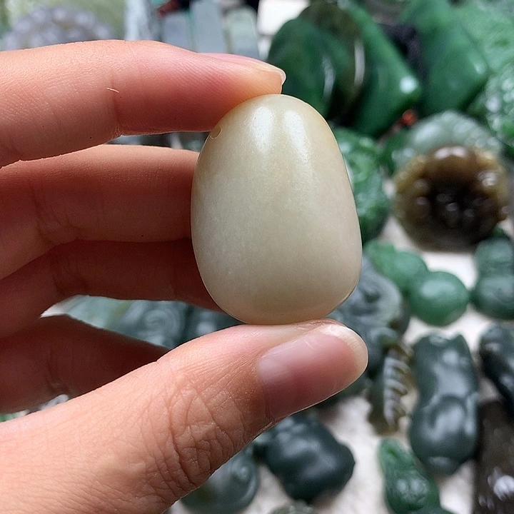 颈饰未镶嵌和田玉