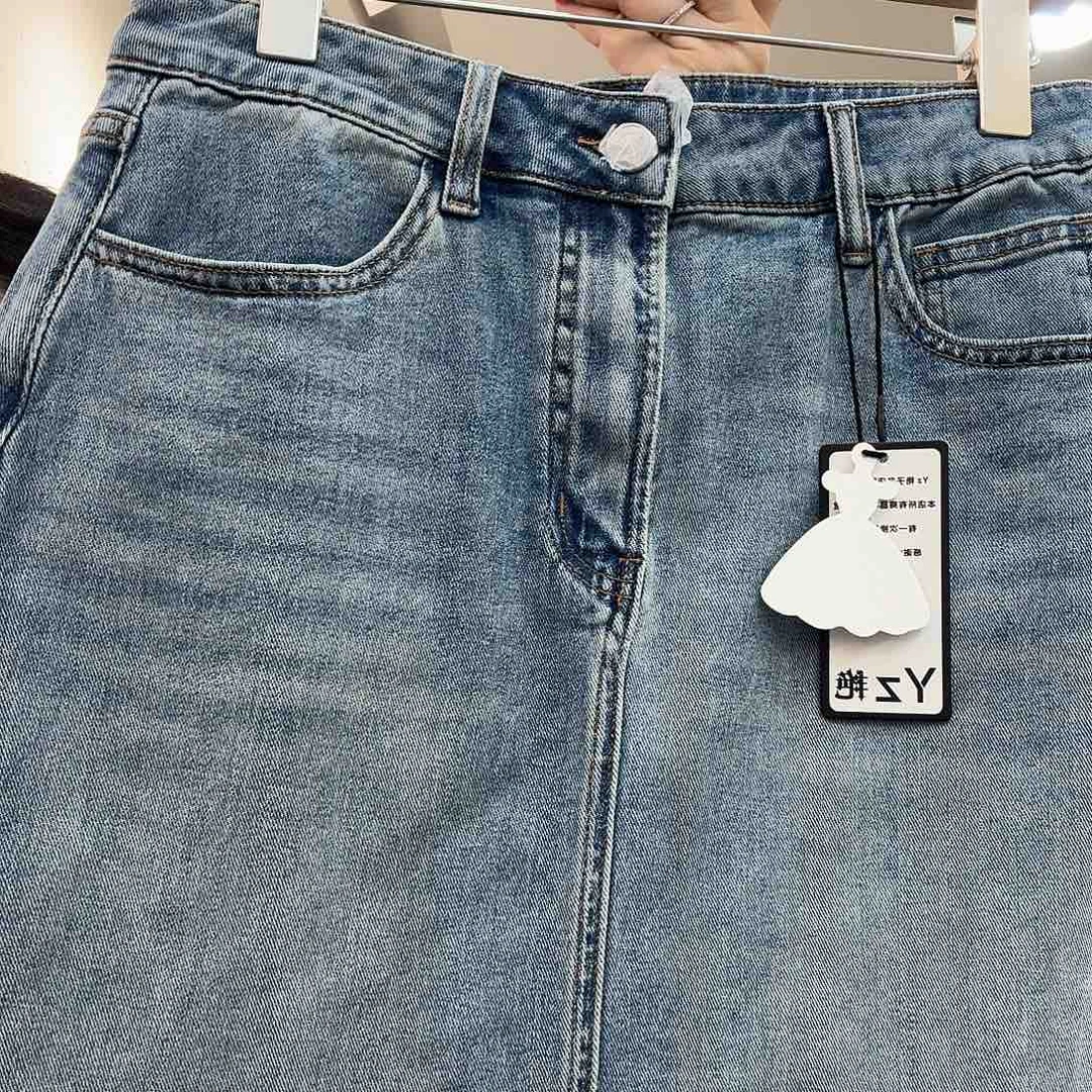 玮***宝03507，牛仔半裙，L码