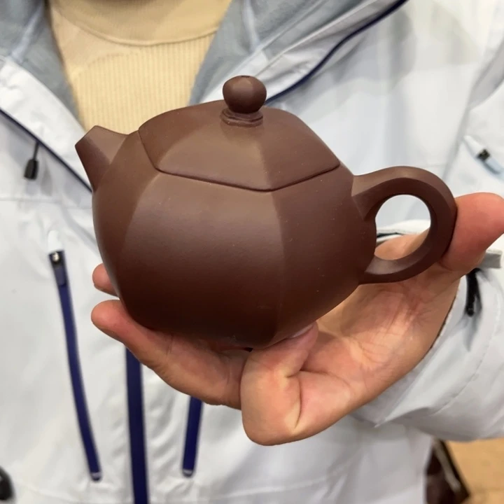 茶壶紫砂紫砂的味道很好闻啊