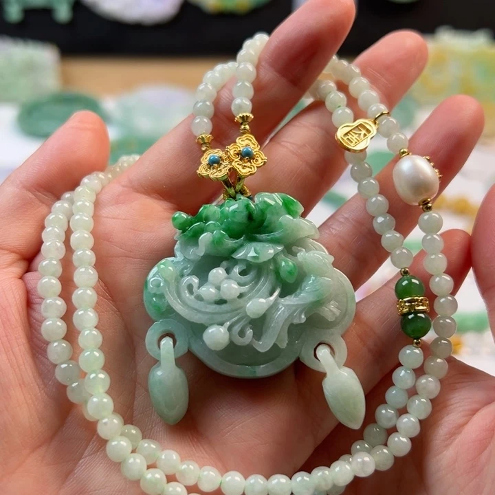 颈饰未镶嵌翡翠吊坠