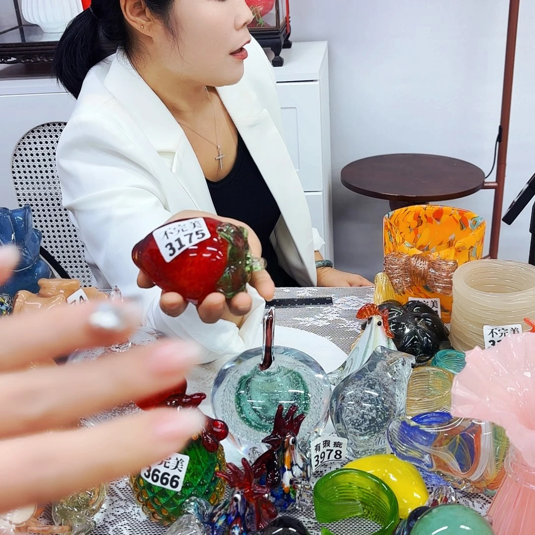 草莓安妮琉璃摆件
