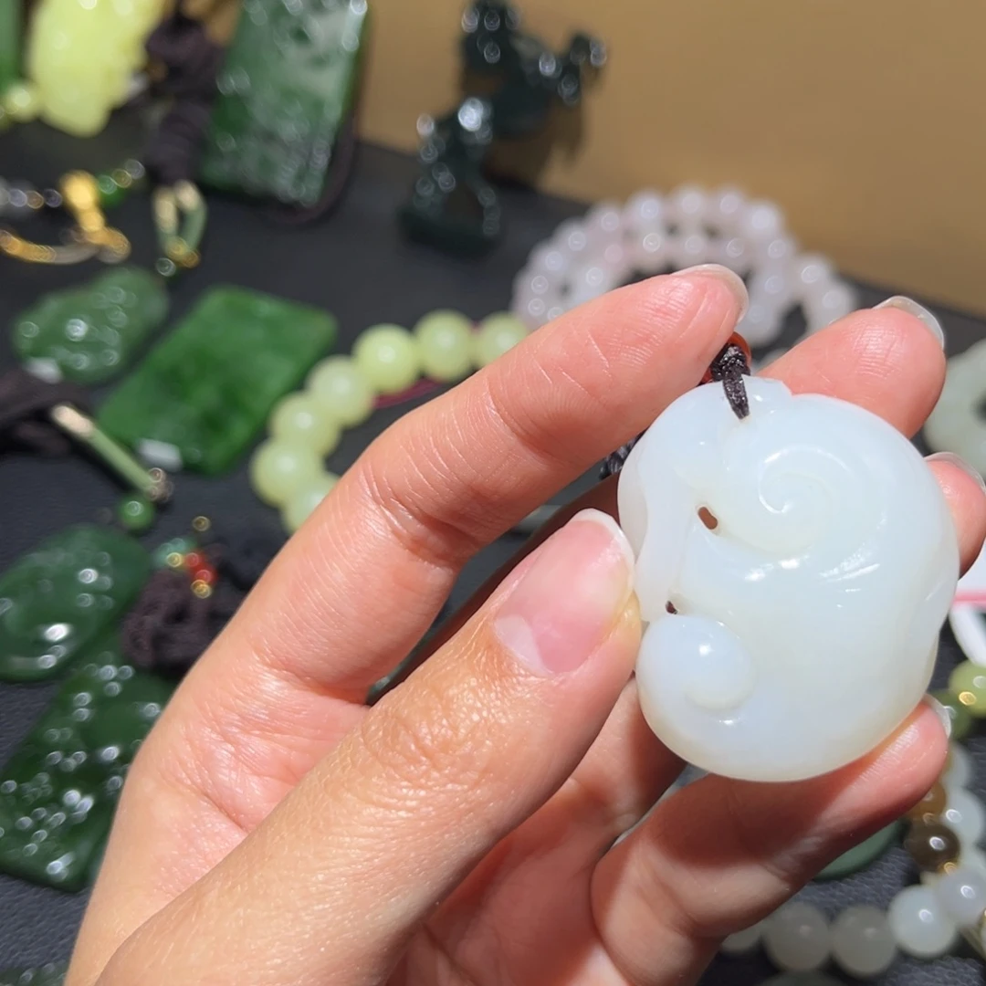 和田玉未镶嵌颈饰