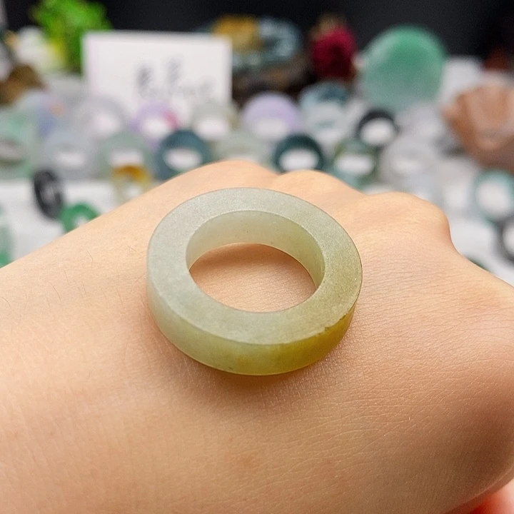 未镶嵌定制翡翠翡翠