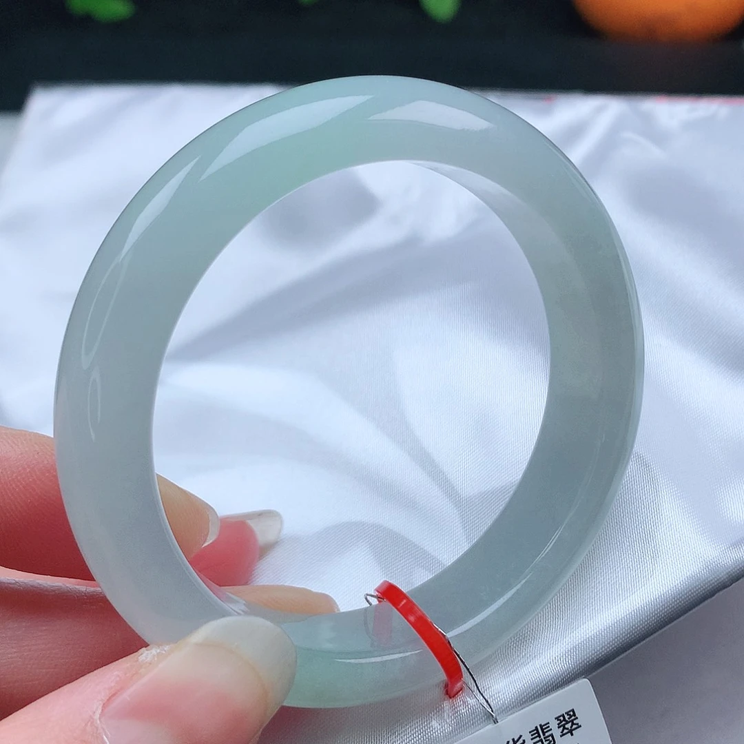 翡翠手镯未镶嵌53/54圈