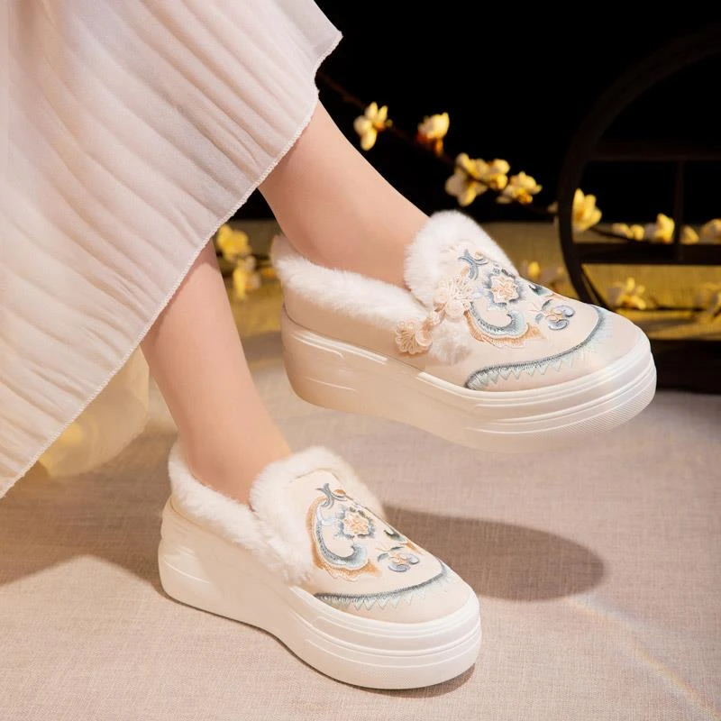 厚底汉服鞋子女冬季加绒棉鞋一脚蹬乐福鞋国风刺绣软底古风绣花鞋