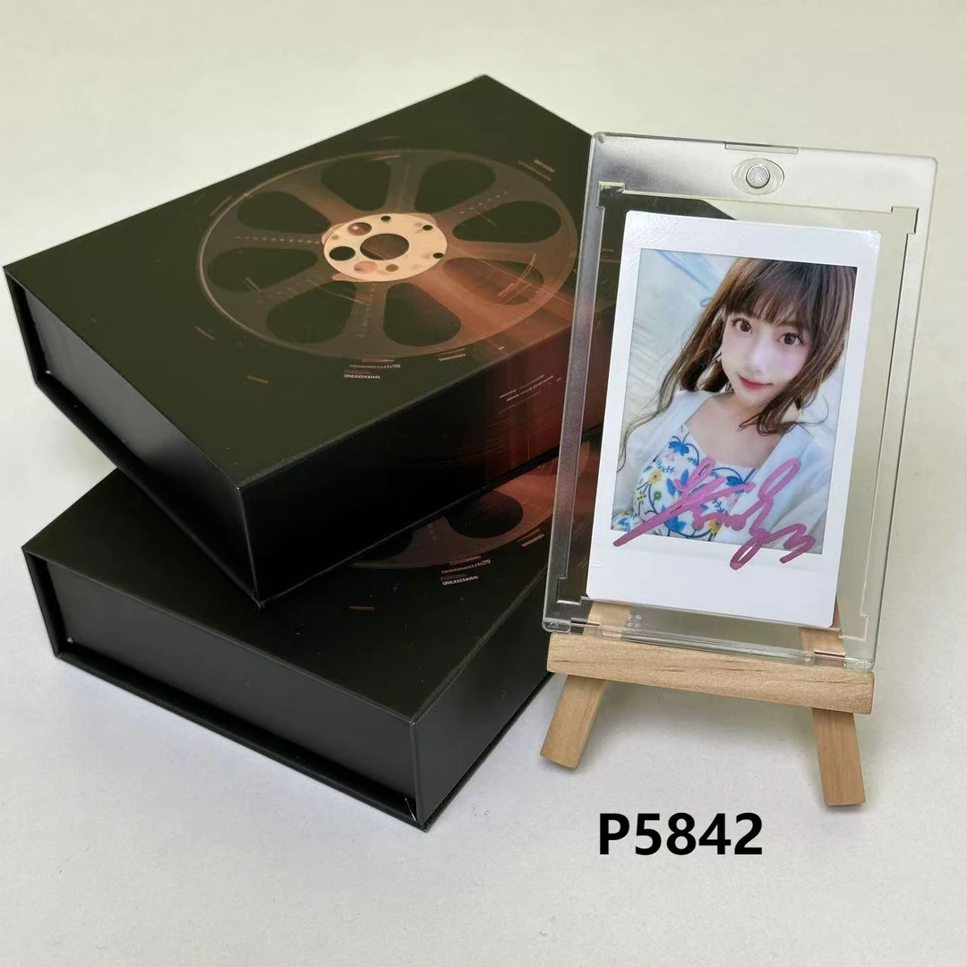 P5842 李艺彤 正品拍立得照片 白边边框