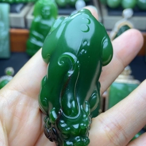 和田玉（碧玉）未镶嵌颈饰
