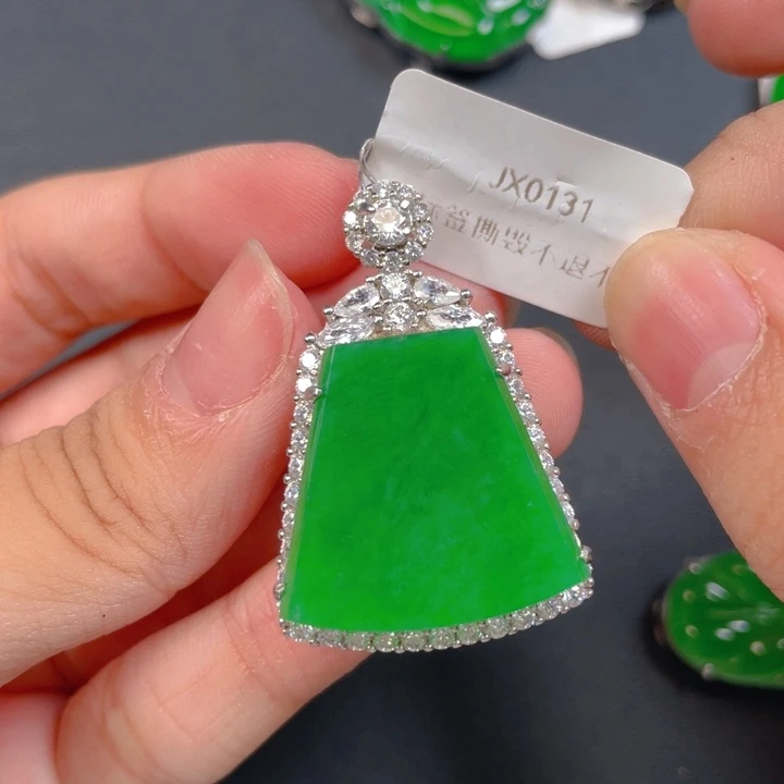 【闪购商品】颈饰银S925镶嵌翡翠翡翠