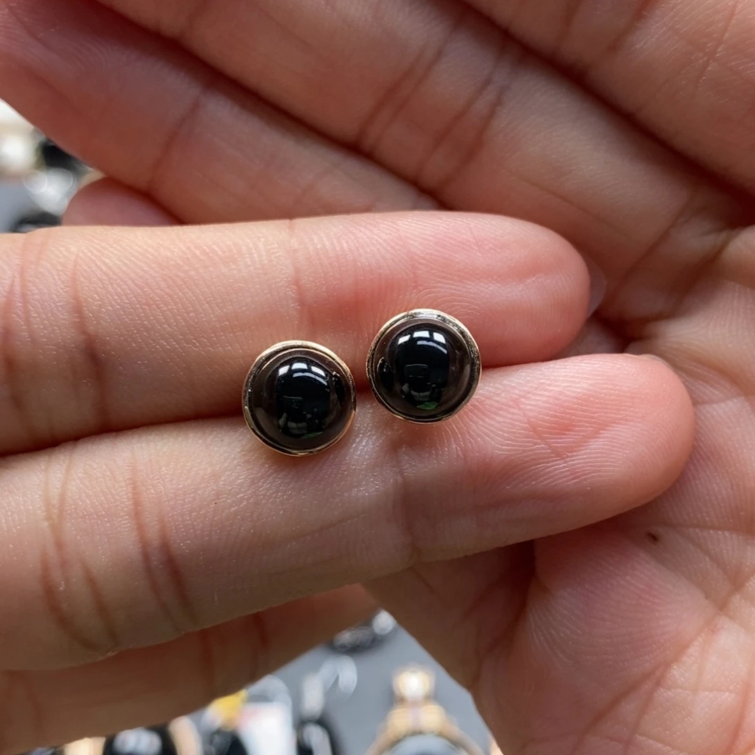 18K金镶嵌翡翠耳饰墨翠