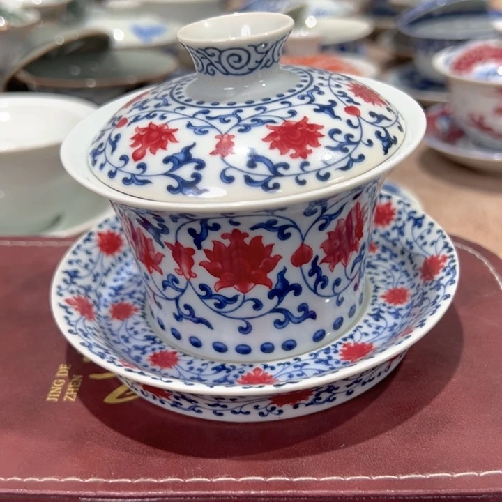 瓷片白青花釉里红缠枝莲马蹄盖碗