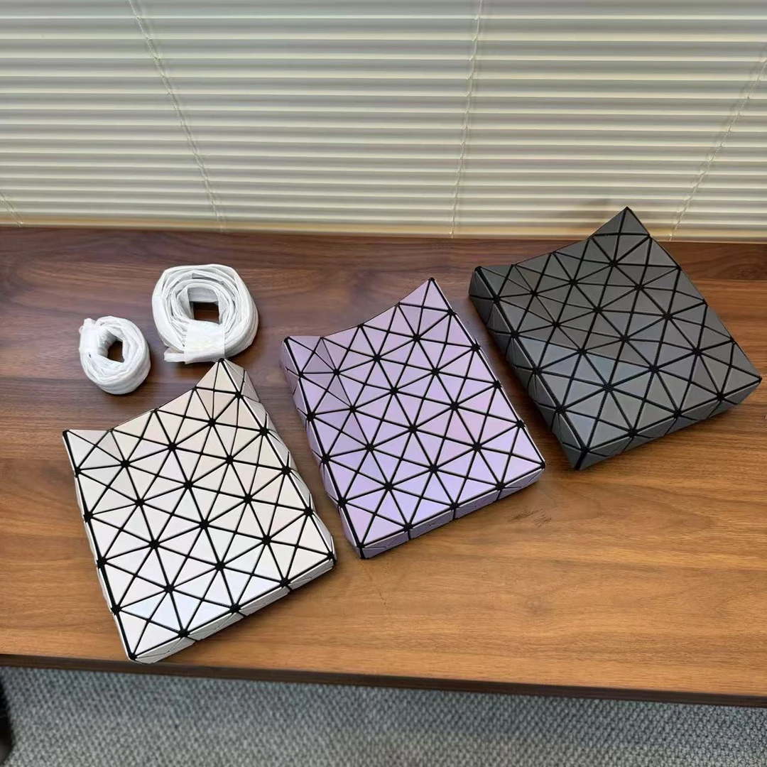 【花花严选】手机菱格包