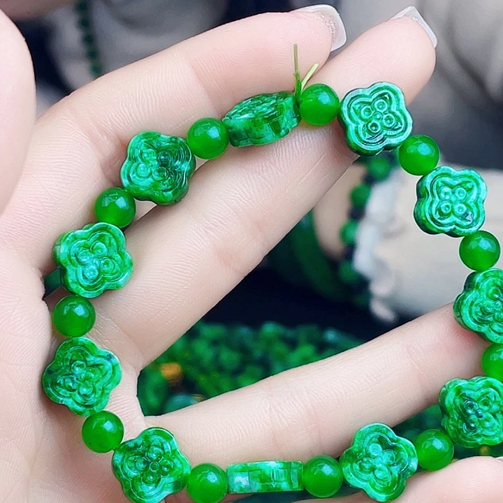 翡翠未镶嵌颈饰多样性