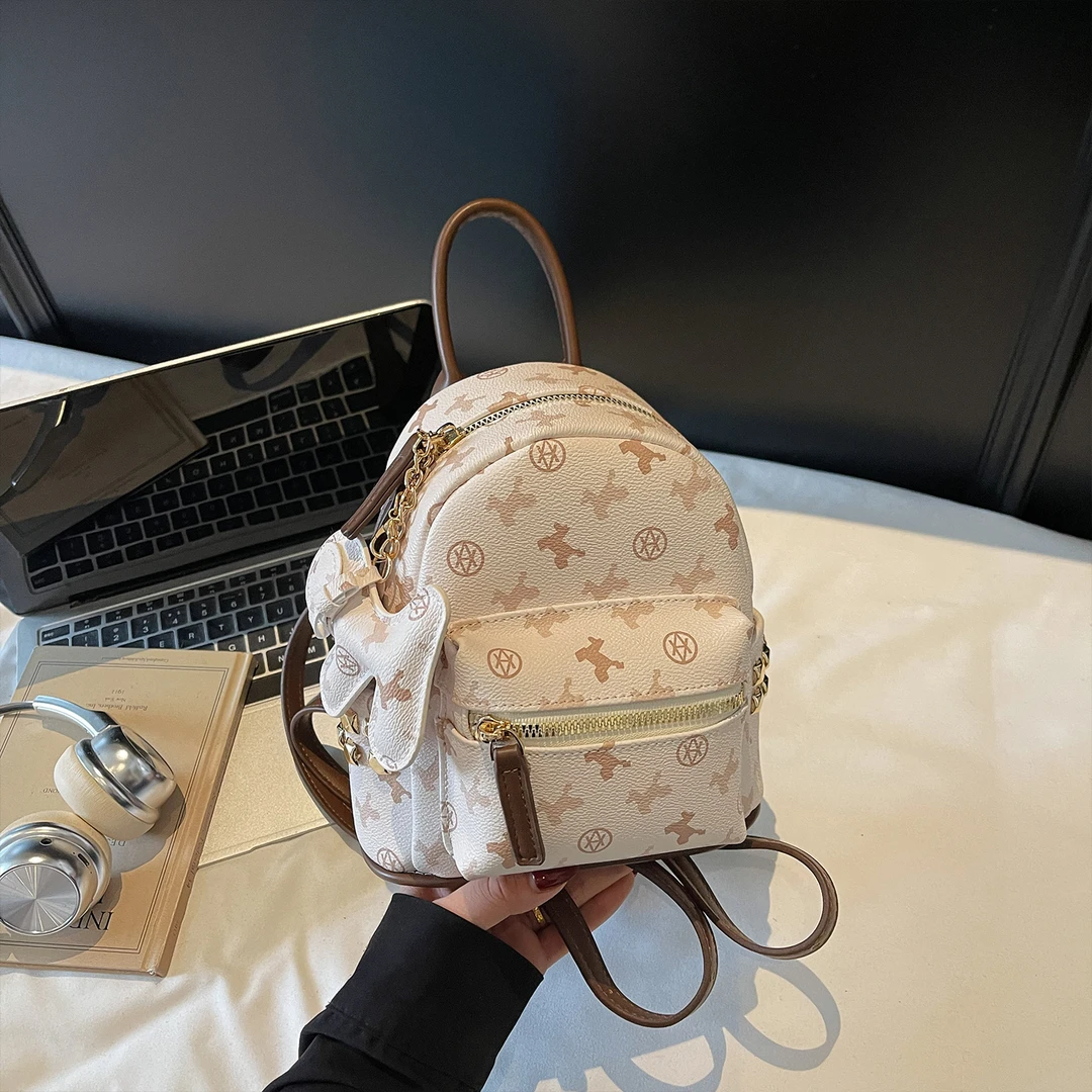 艾米兔女包2026新款潮流质感百搭学院风休闲洋气通勤手提双肩包