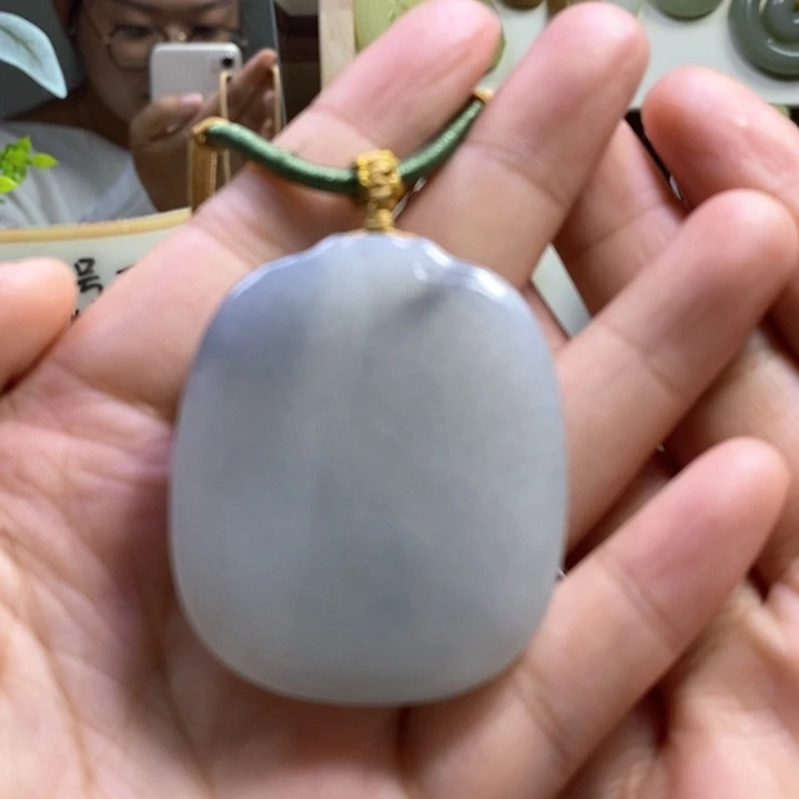 蓝***贵颈饰未镶嵌和田玉