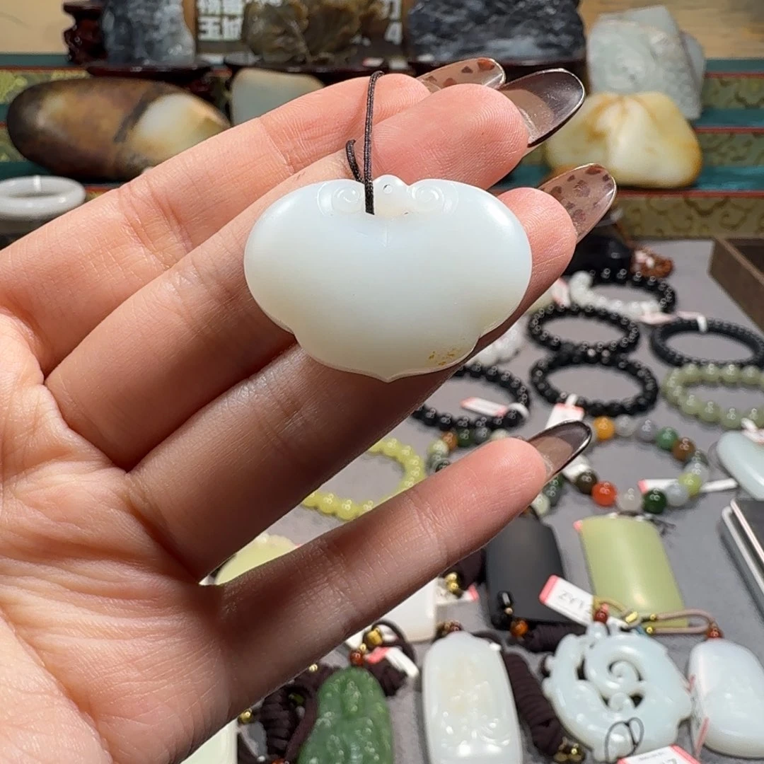 和田玉未镶嵌吊坠(不含链)