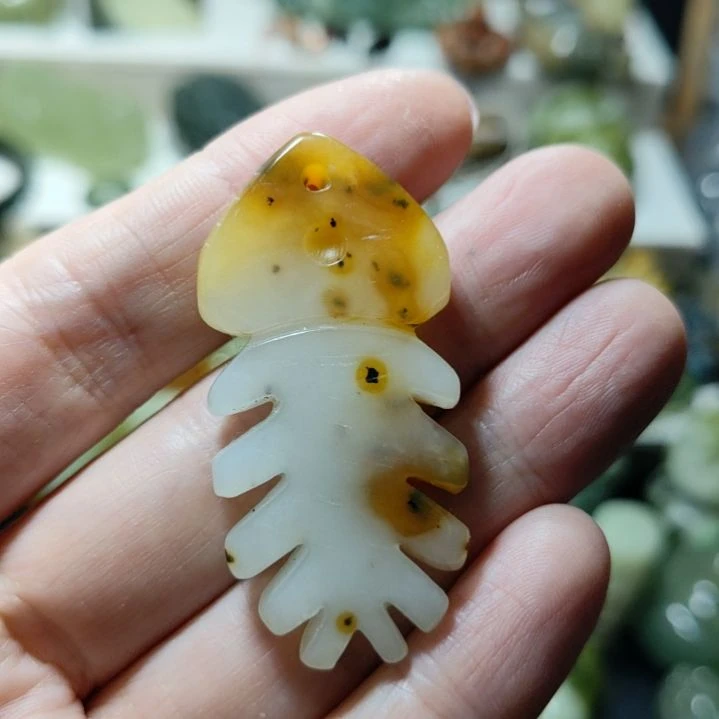 岫玉挂坠款未镶嵌