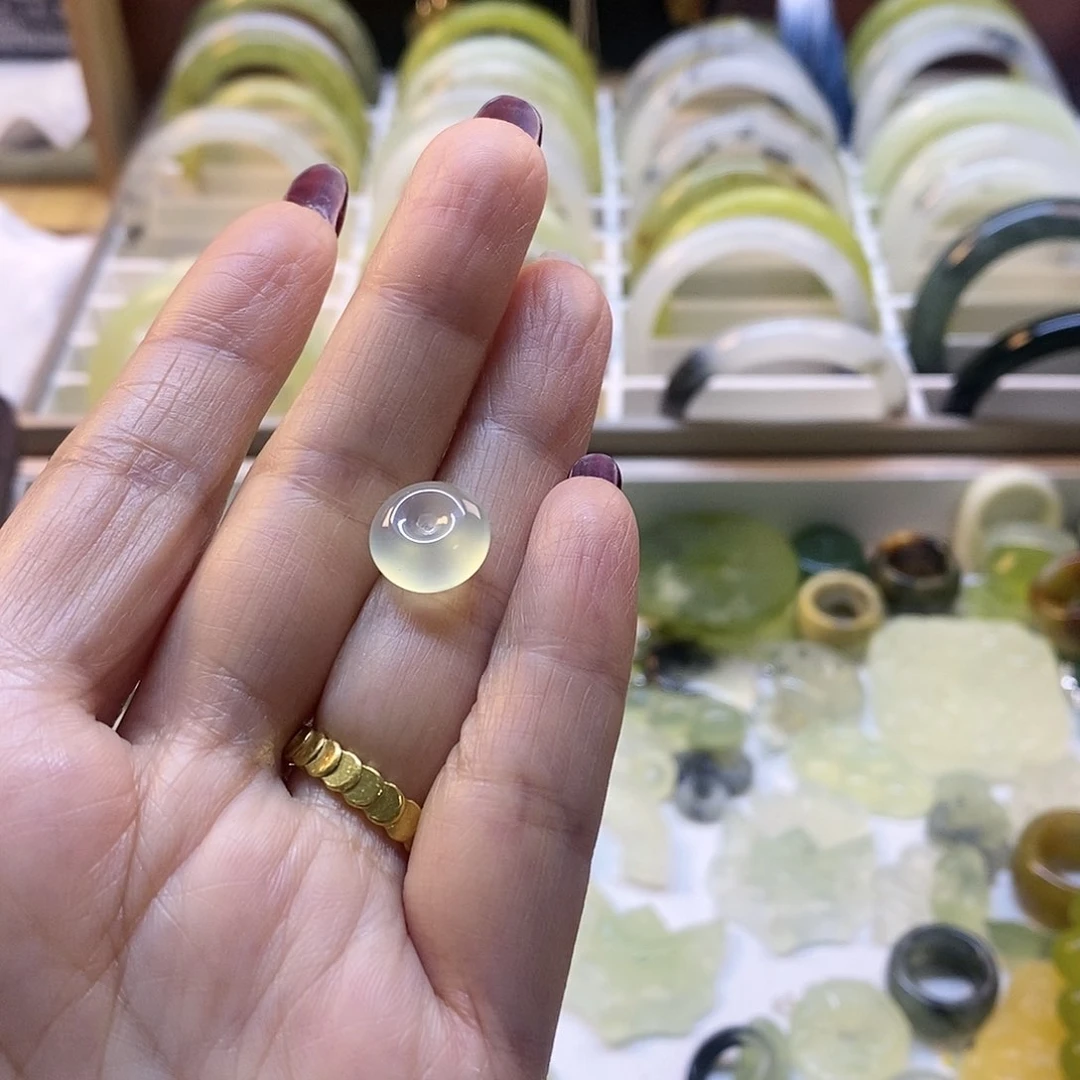 蛇纹石玉手镯未镶嵌脸****猴