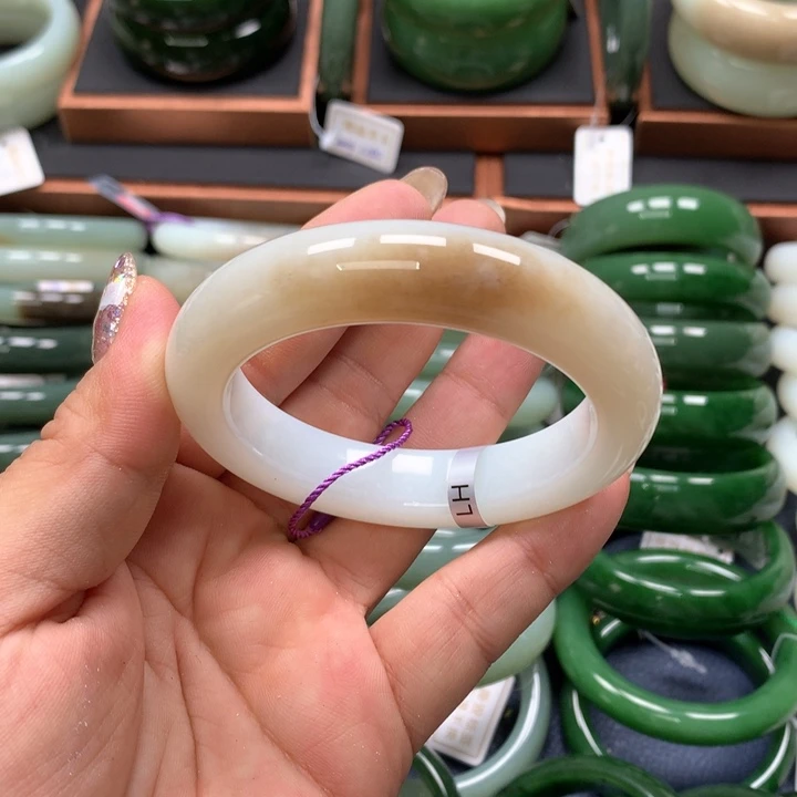 【闪购商品】未镶嵌手镯和田玉