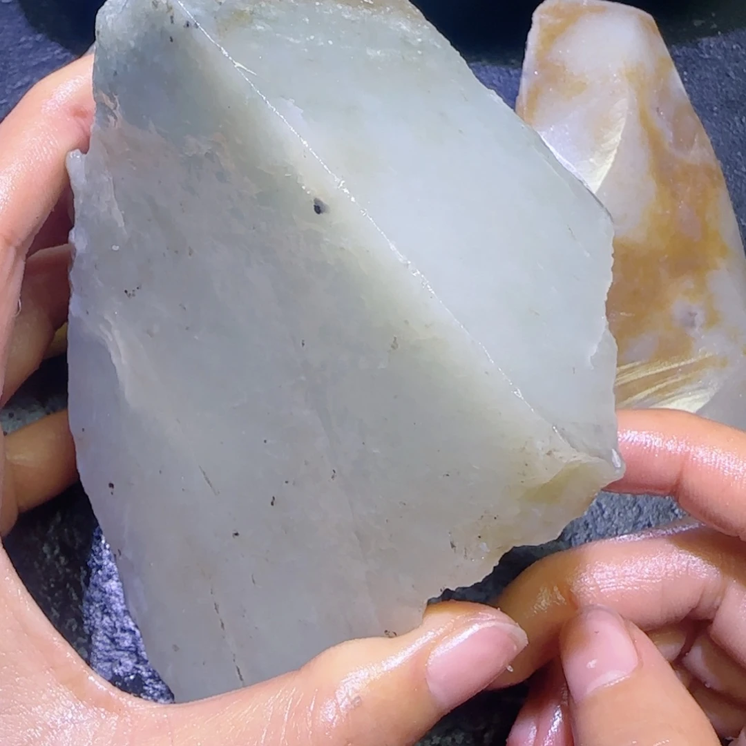 和田玉未镶嵌珠宝半成品